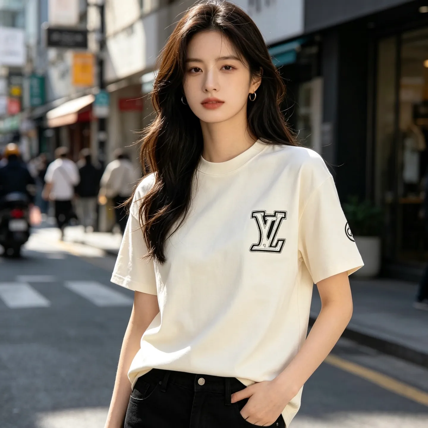 Louis Vuitton/ logo